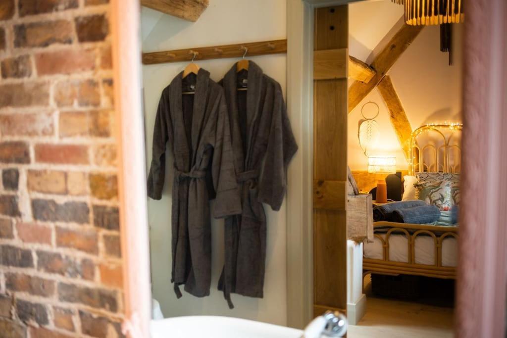 The Cart House - Beautiful Contemporary Barn - Hot Tub Apartment บริดจ์นอร์ท ภายนอก รูปภาพ