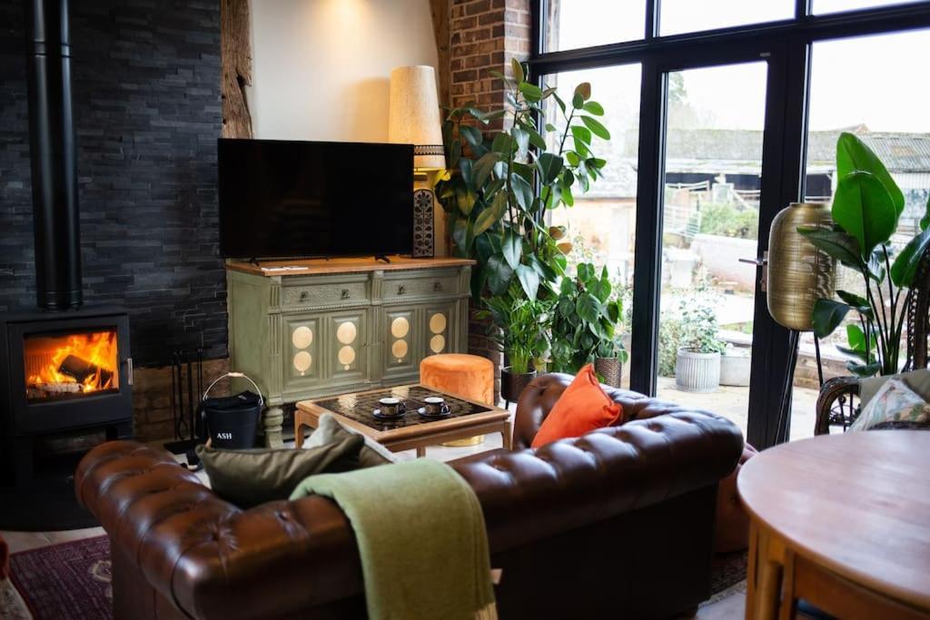 The Cart House - Beautiful Contemporary Barn - Hot Tub Apartment บริดจ์นอร์ท ภายนอก รูปภาพ