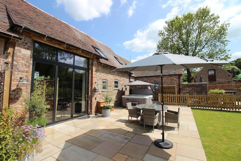The Cart House - Beautiful Contemporary Barn - Hot Tub Apartment บริดจ์นอร์ท ภายนอก รูปภาพ