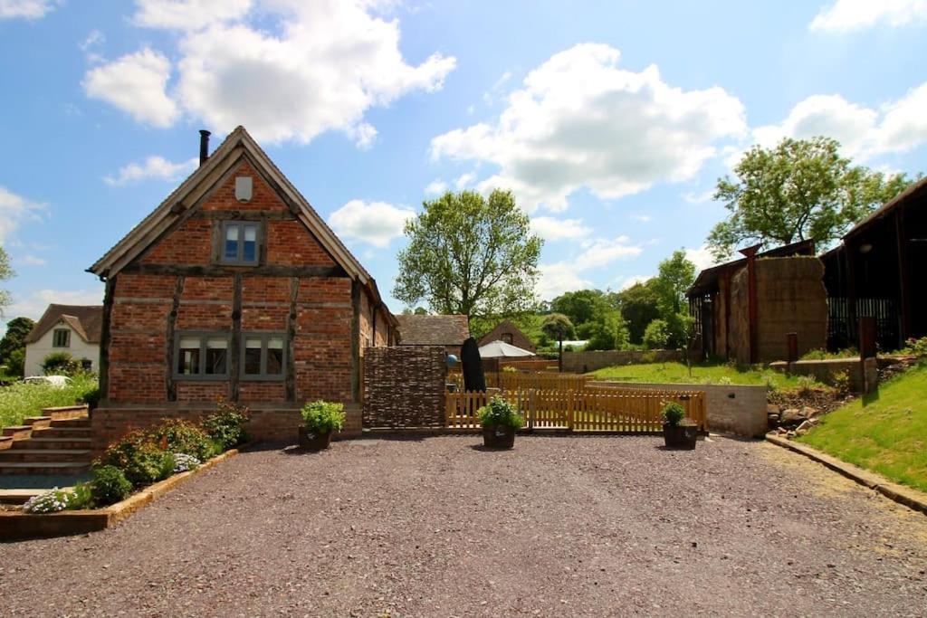 The Cart House - Beautiful Contemporary Barn - Hot Tub Apartment บริดจ์นอร์ท ภายนอก รูปภาพ